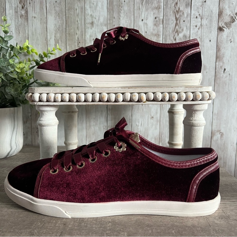 Jack Rogers Lia Burgundy Velvet Women's Sneakers Lace Up Holiday Size 8